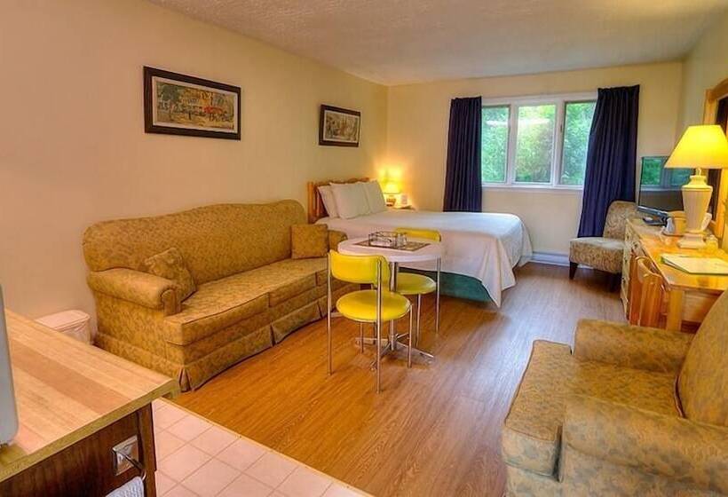 Picket Fence Motel