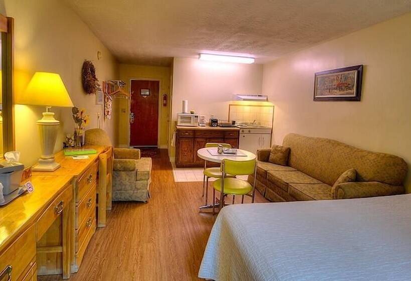 Picket Fence Motel