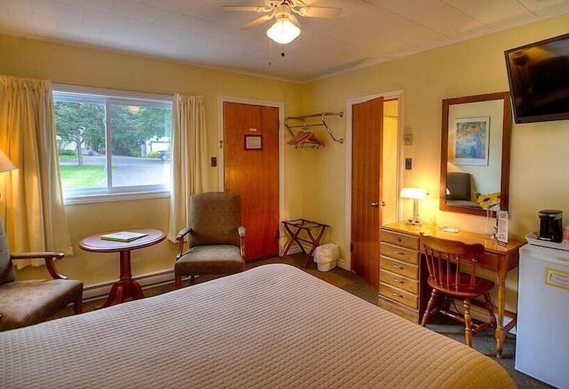 Picket Fence Motel