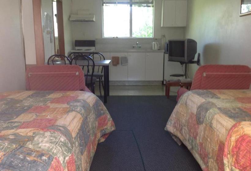 Breeze Motels