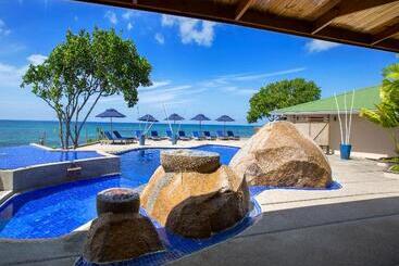 Coco De Mer Hotel And Black Parrot Suites