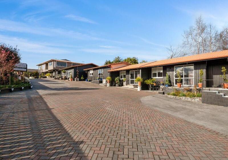 Dunrovin Motel