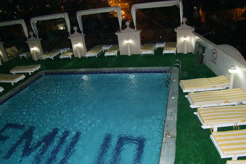 Emilio Hotel Luxor 