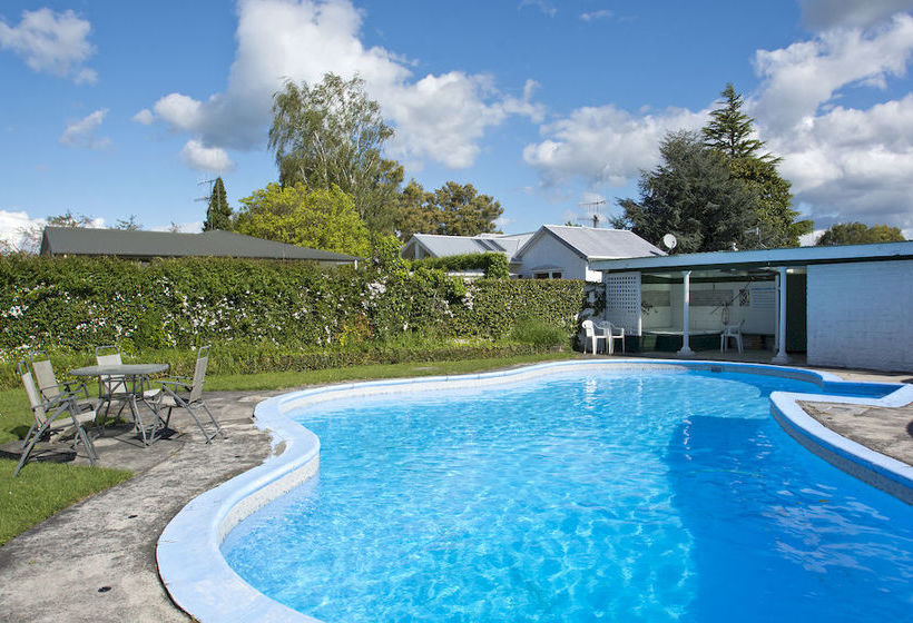 Garden Court Motel