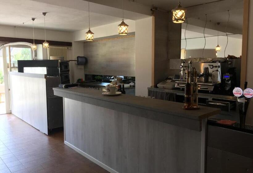 호텔 Albergo Ristorante Belcantone