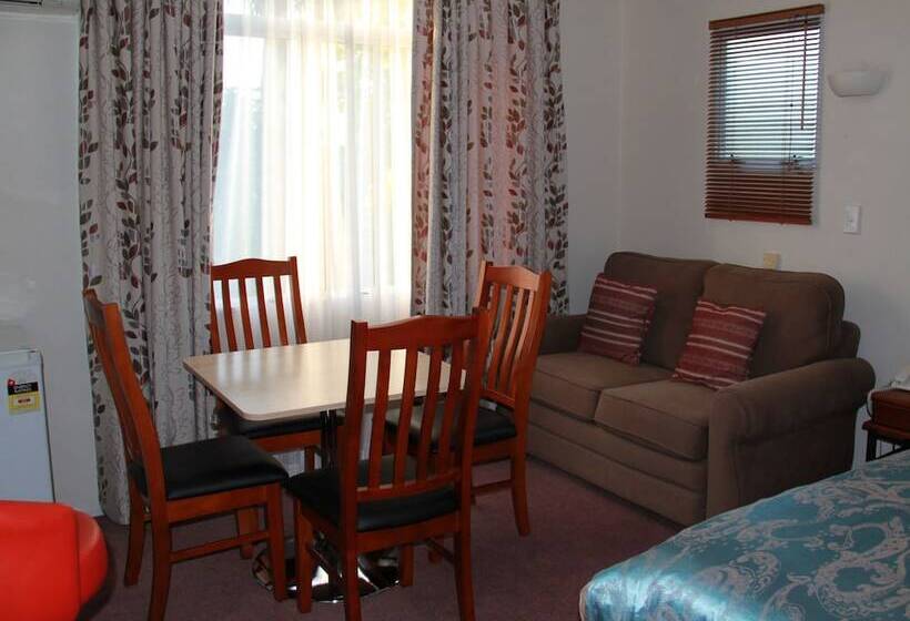 هتل Asure Camelot Arms Motor Lodge