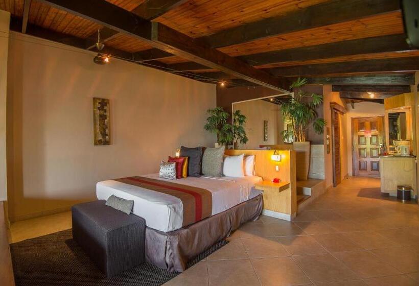 Coco De Mer Hotel And Black Parrot Suites
