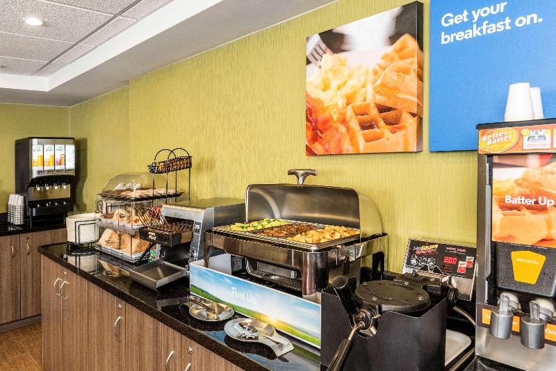 هتل Comfort Inn East