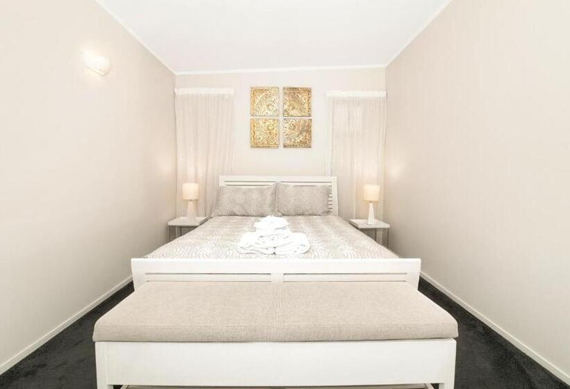 בית מלון כפרי Coromandel Apartments