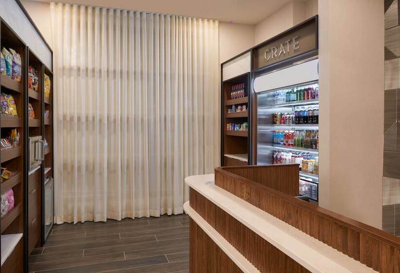 هتل Courtyard By Marriott Kitchener