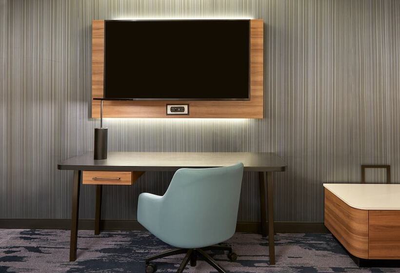 هتل Fairfield By Marriott Niagara Falls, Canada