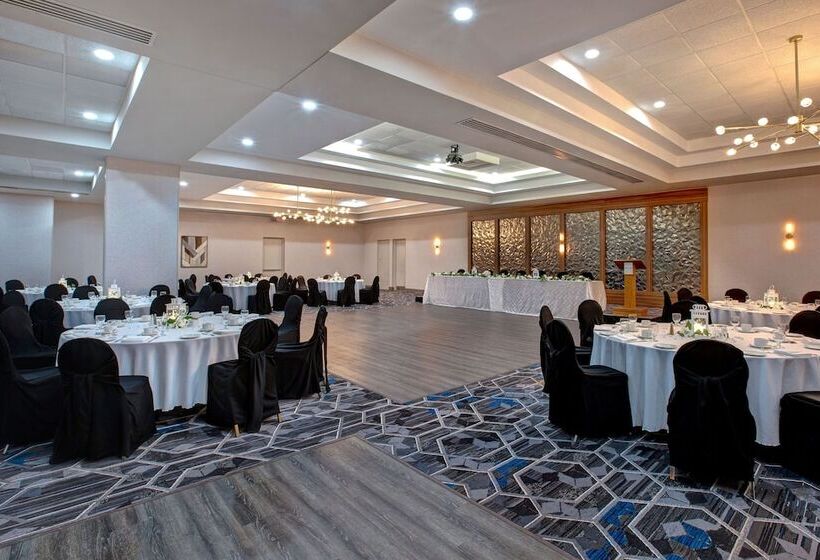 호텔 Four Points By Sheraton St. Catharines Niagara Suites