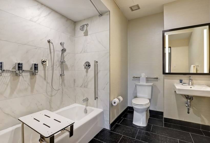 هتل Four Points By Sheraton St. Catharines Niagara Suites