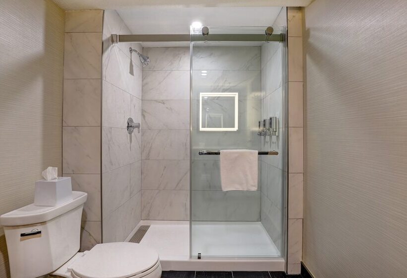 호텔 Four Points By Sheraton St. Catharines Niagara Suites