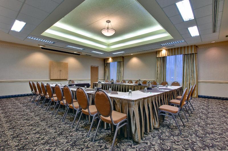 هتل Holiday Inn & Suites Windsor Ambassador Bridge By Ihg