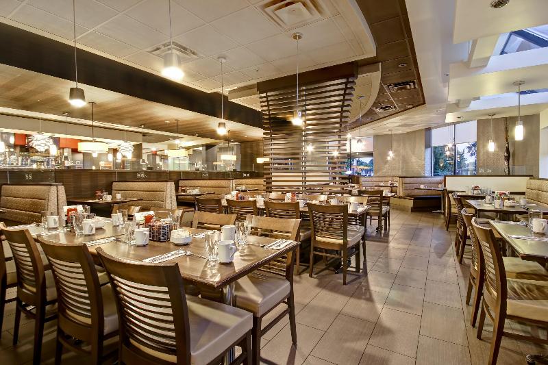 هتل Holiday Inn & Suites Windsor Ambassador Bridge By Ihg
