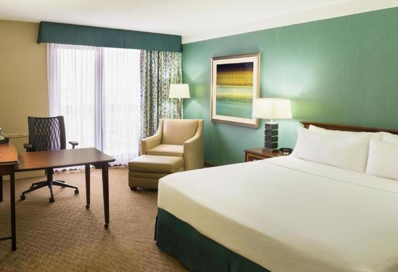 هتل Holiday Inn Toronto  Yorkdale