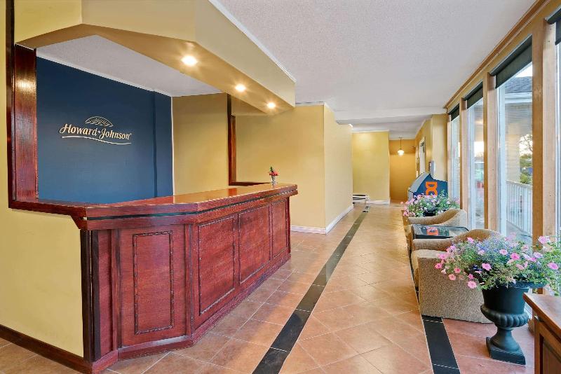 فندق Howard Johnson By Wyndham Lindsay