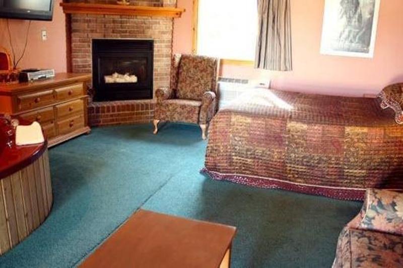 فندق Knights Inn Colonial Fireside Inn