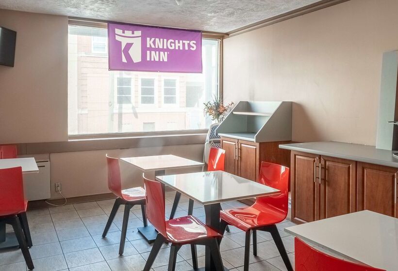 בית מלון כפרי Knights Inn North Bay