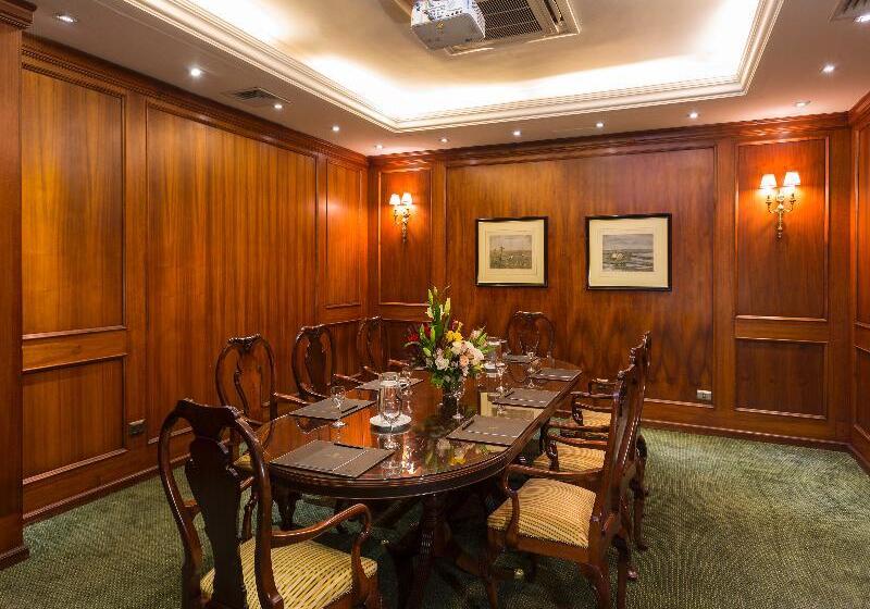 هتل Park Plaza Santiago