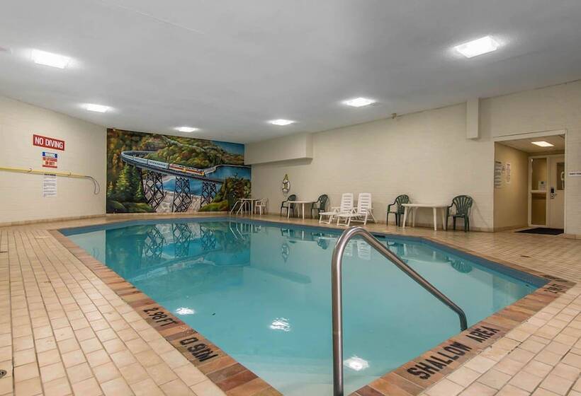 هتل Quality Inn & Suites Bay Front