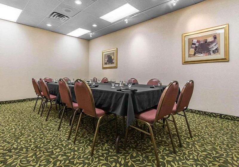 هتل Quality Inn & Suites Bay Front