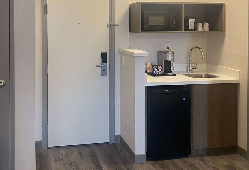 هتل Comfort Suites