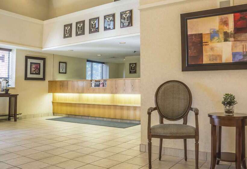 هتل Comfort Suites