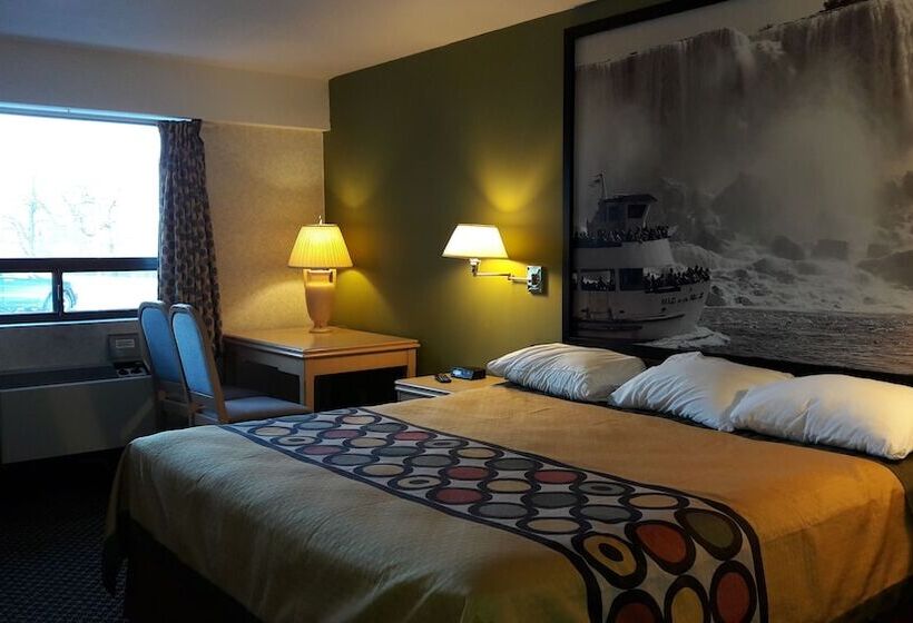 هتل Super 8 By Wyndham Niagara Falls North