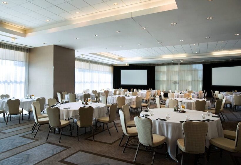 هتل Toronto Marriott City Centre