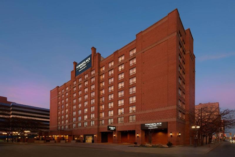 هتل Towneplace Suites By Marriott Windsor