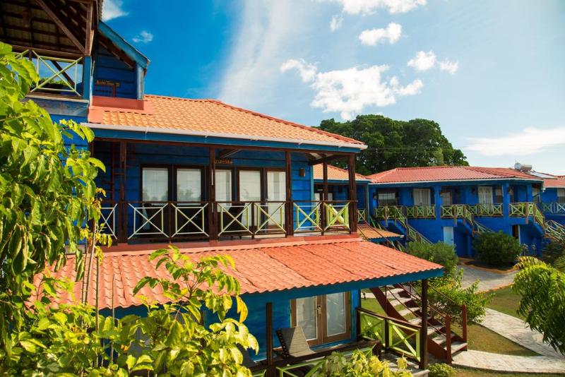 هتل True Blue Bay Resort