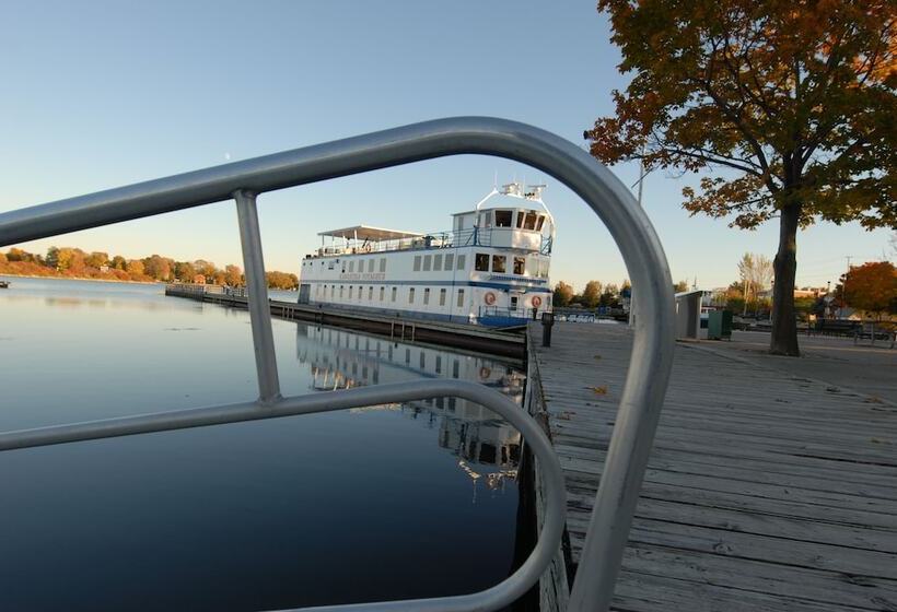فندق على الطريق Kings Inn Orillia