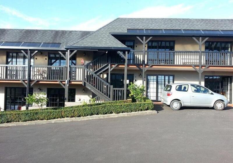 مُتل Knights Inn
