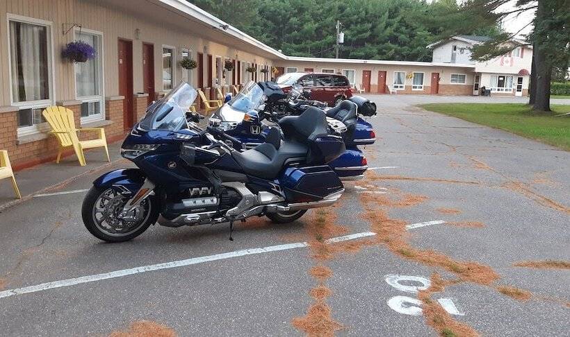 Pine Grove Motel