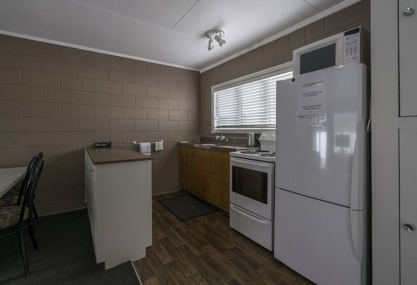 Sierra Beachfront Motel