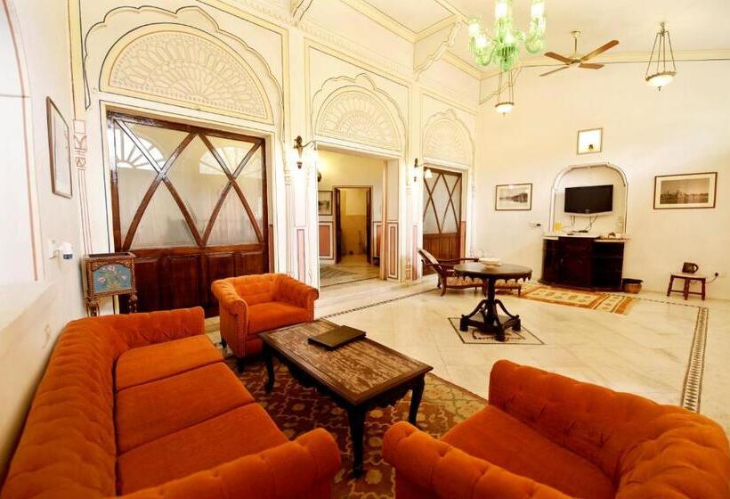 هتل Narain Niwas Palace
