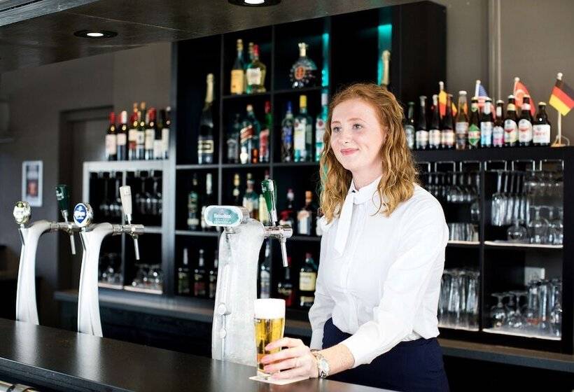 هتل NH Zoetermeer