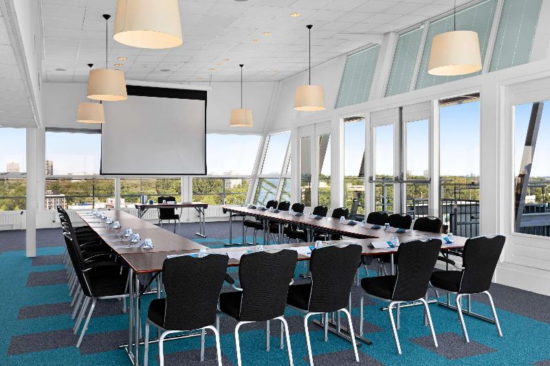 هتل NH Zoetermeer