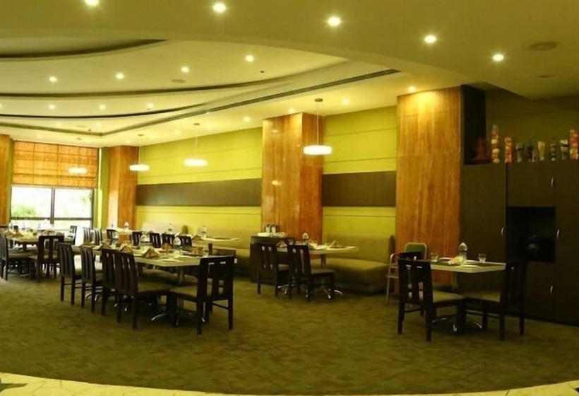 בית מלון כפרי Regenta Central Deccan