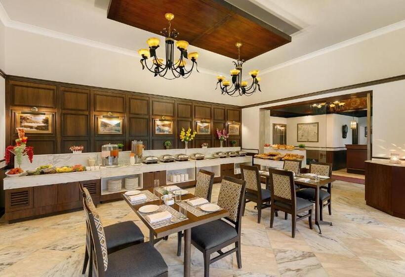 هتل Shervani Hilltop Resort