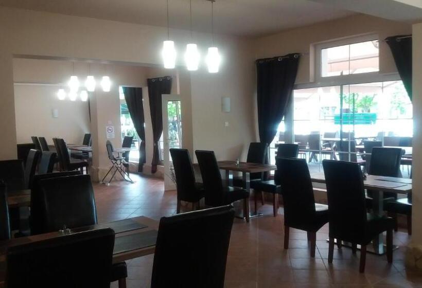 هتل Siesta Club Apartman Harkány