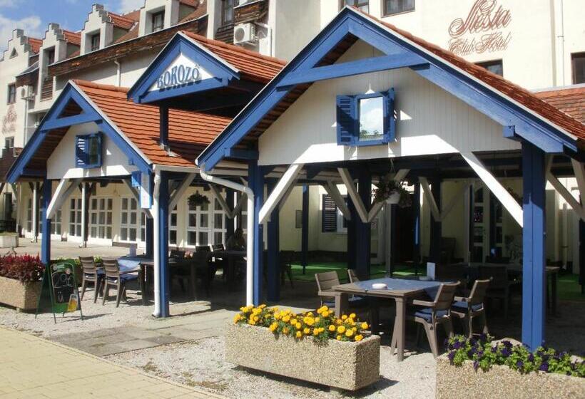 هتل Siesta Club Apartman Harkány