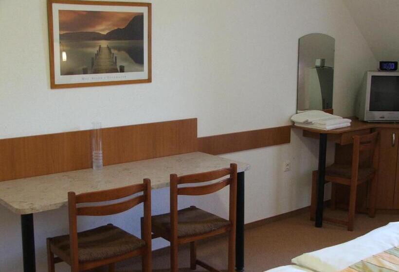 هتل Siesta Club Apartman Harkány