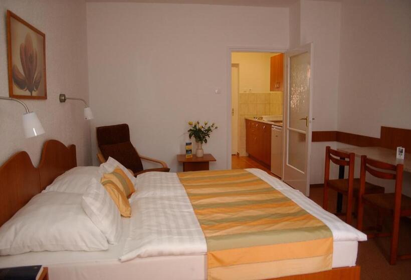 هتل Siesta Club Apartman Harkány