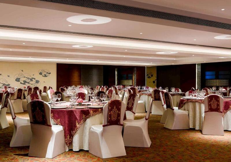 호텔 Grand Mercure Vadodara Surya Palace