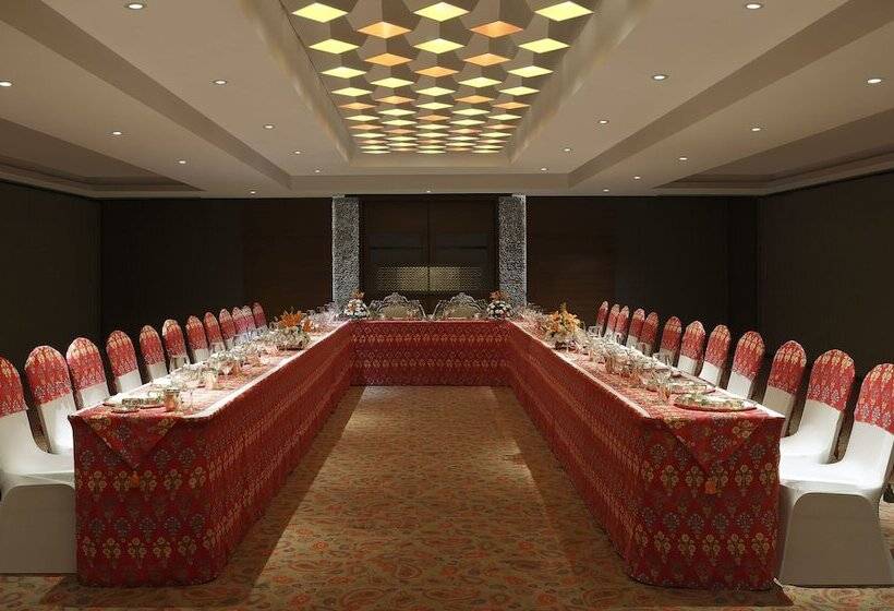 هتل Grand Mercure Vadodara Surya Palace