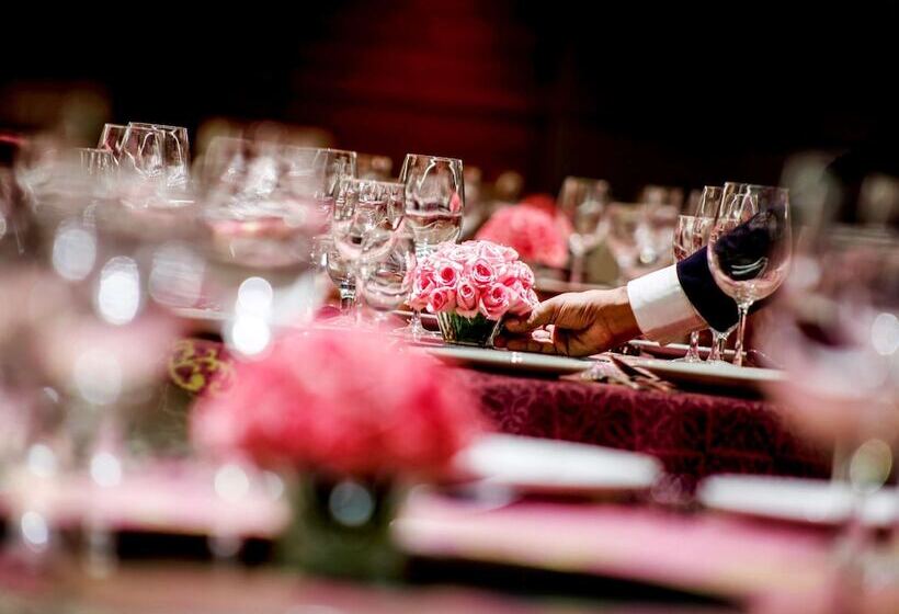 호텔 Grand Mercure Vadodara Surya Palace