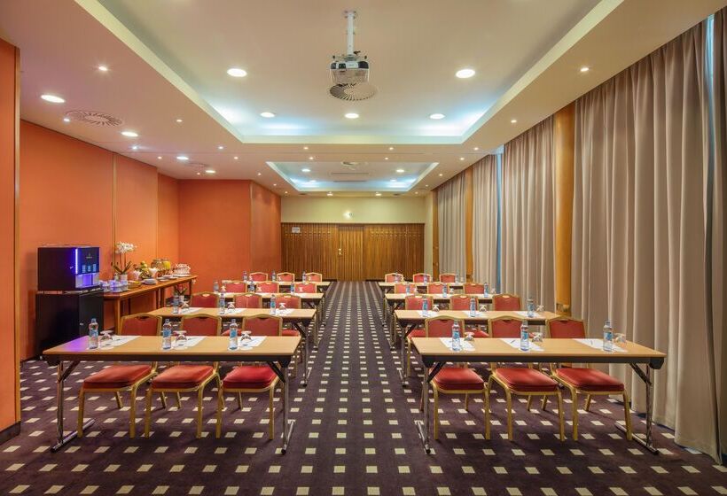 هتل Verdi Budapest Aquincum